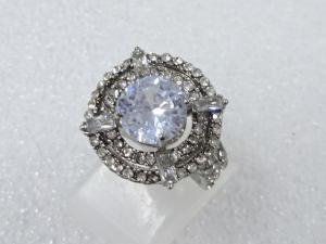 クリスタル　指輪(9号)